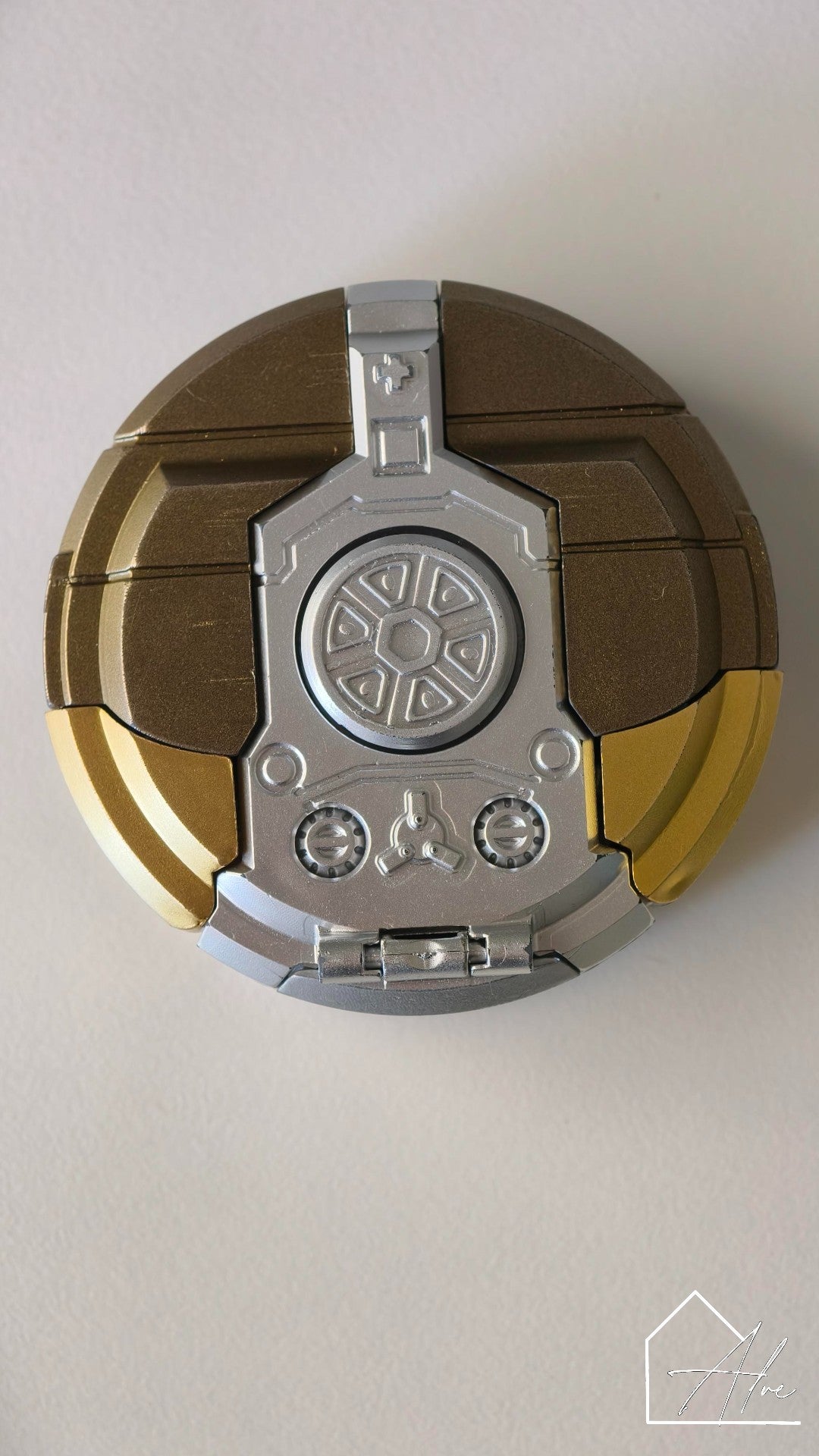 Transformable robot fidget desk toy – satisfying spin and transform