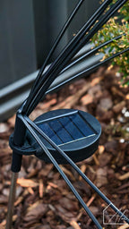 Firefly solar garden lights in flower bed – flexible positioning