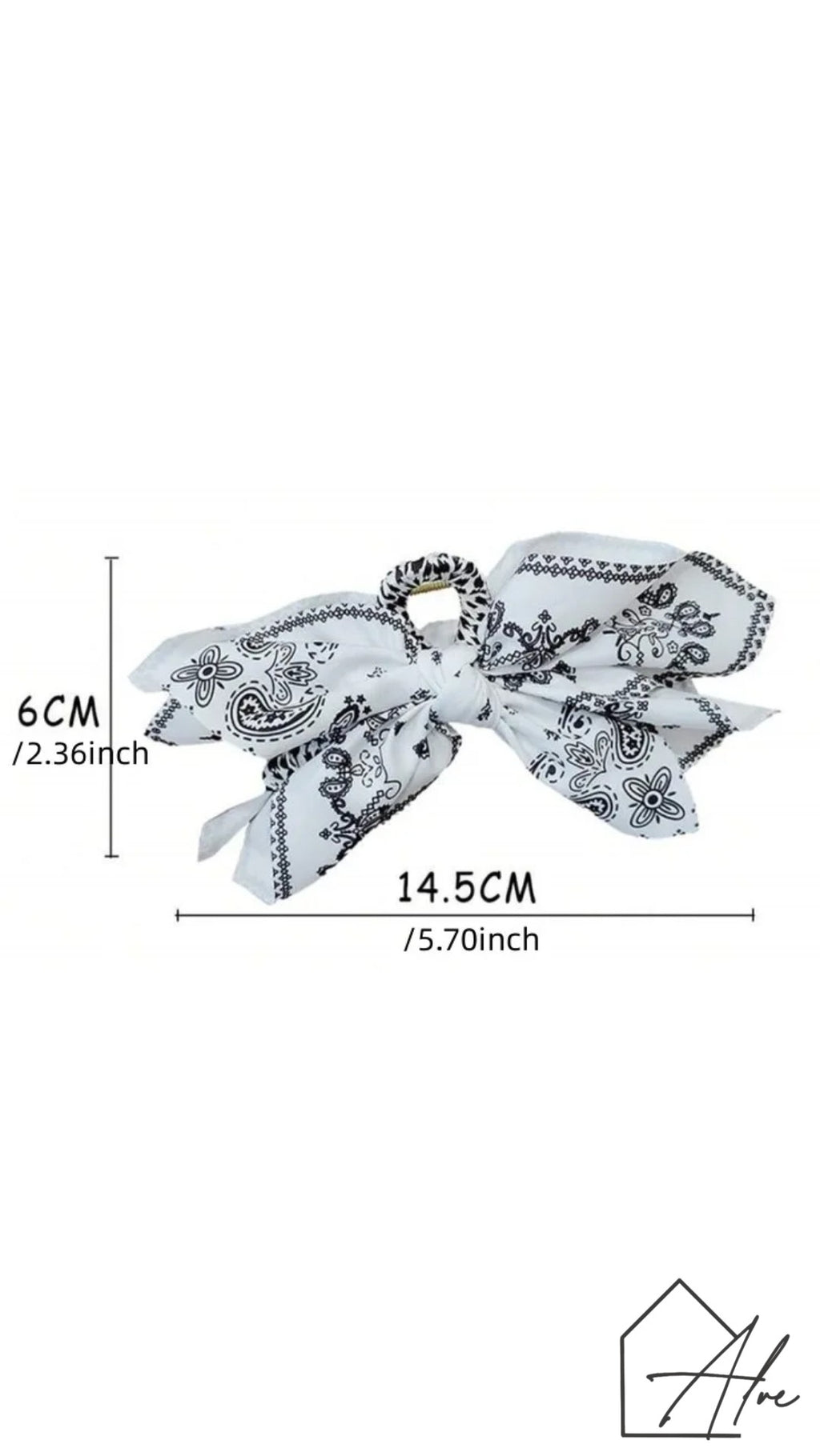 Flower hair clip pack shot – stylish accessory for everyday wear