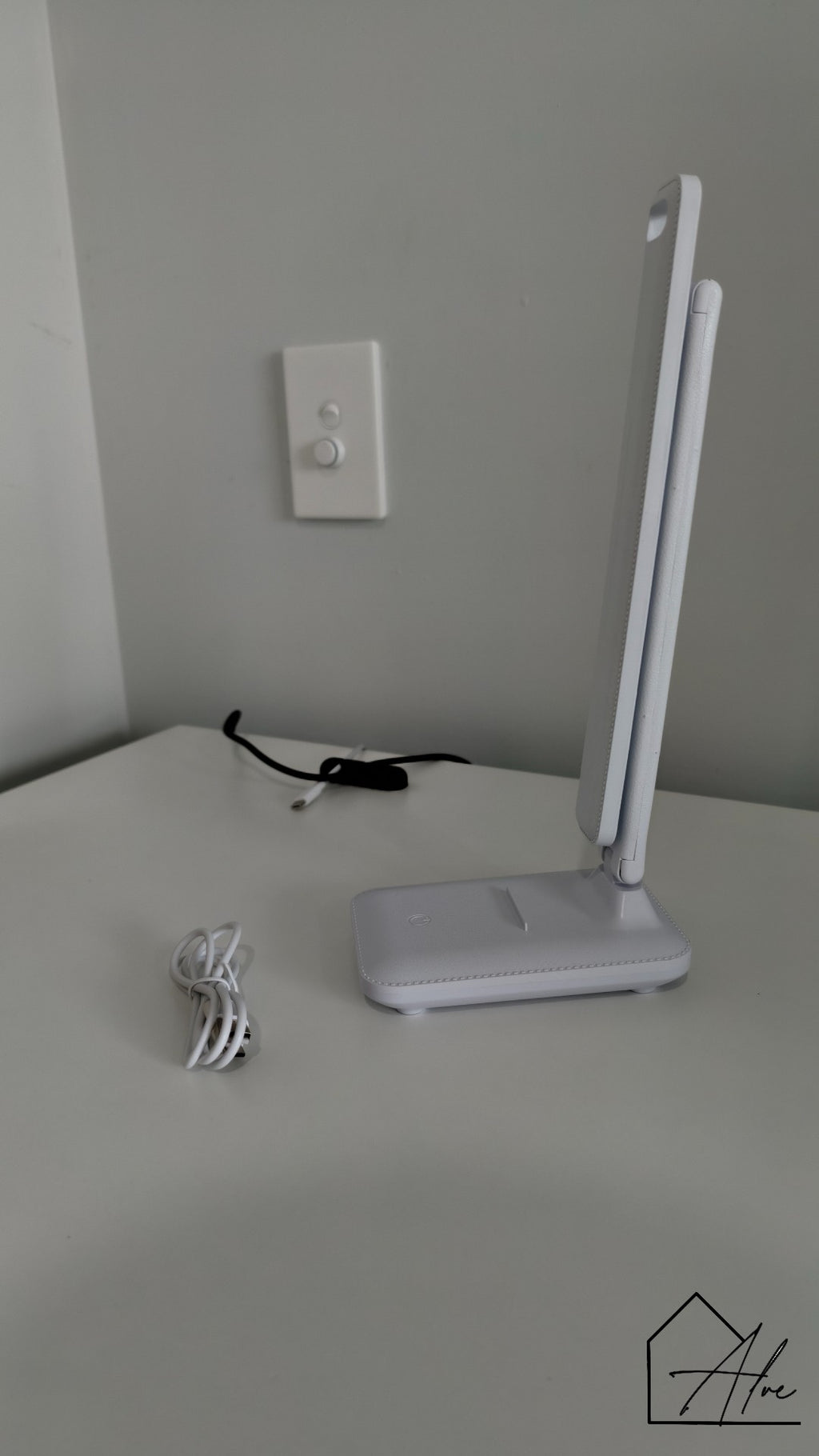 Rechargeable LED reading lamp with touch dimmer switch