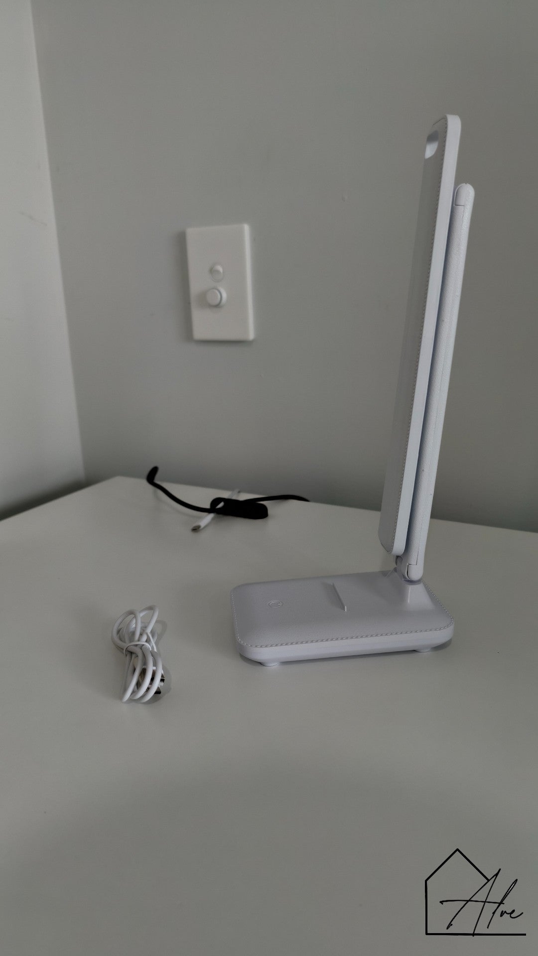 Rechargeable LED reading lamp with touch dimmer switch