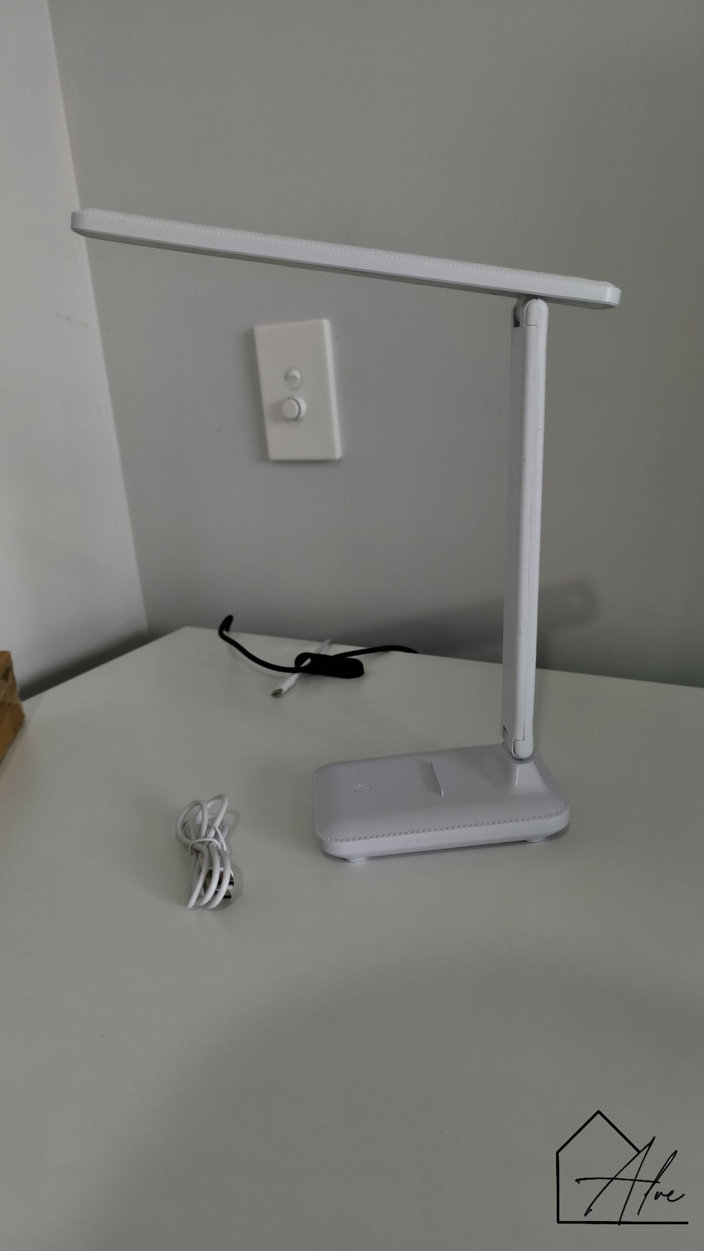 LED desk lamp USB rechargeable – flexible neck design