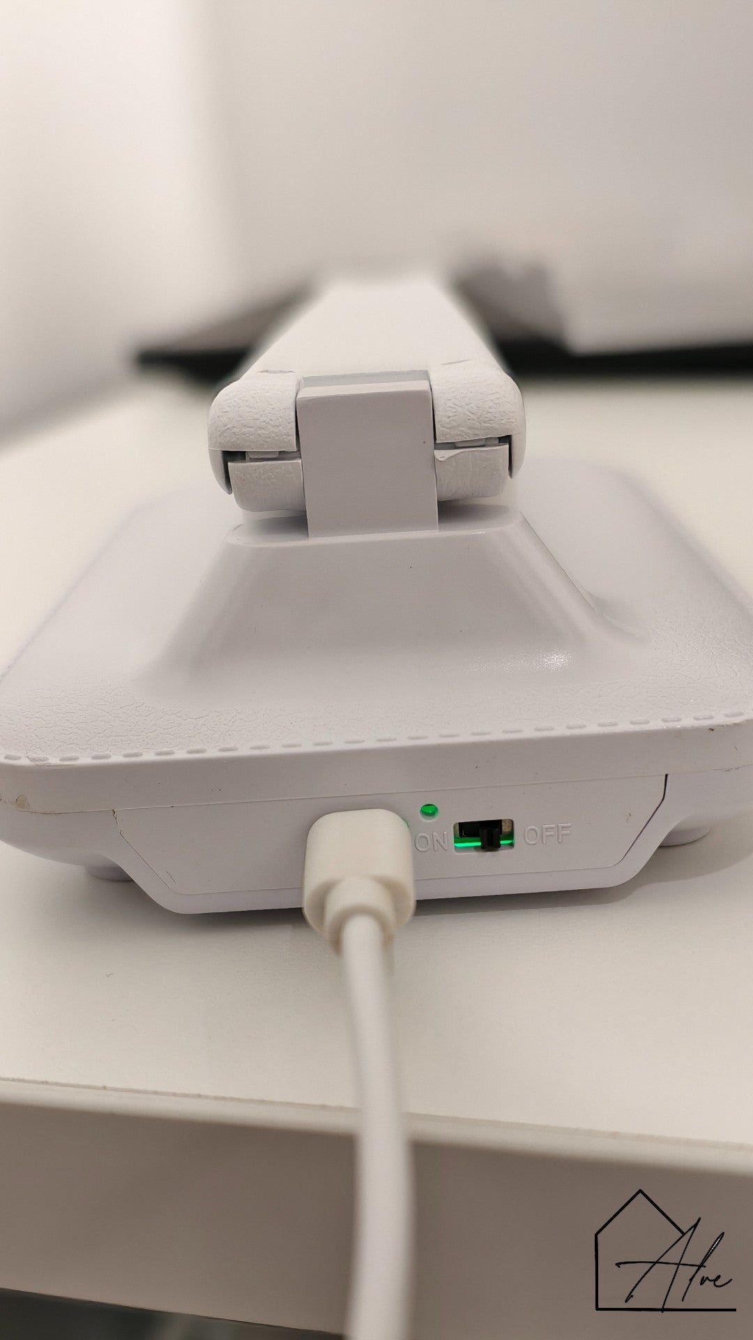 Touch control LED lamp for bedside reading and work desk