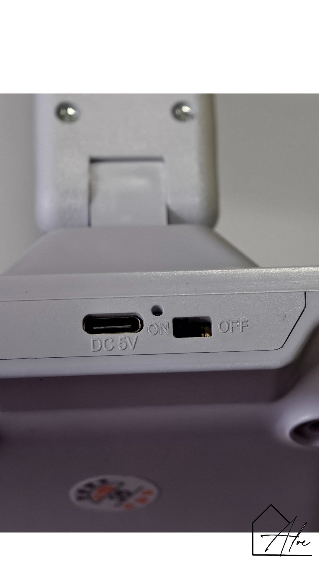 LED desk lamp with built-in battery – no cables needed