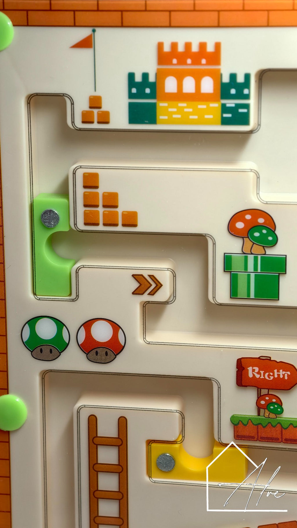 Magnetic maze toy side view – compact size perfect for travel