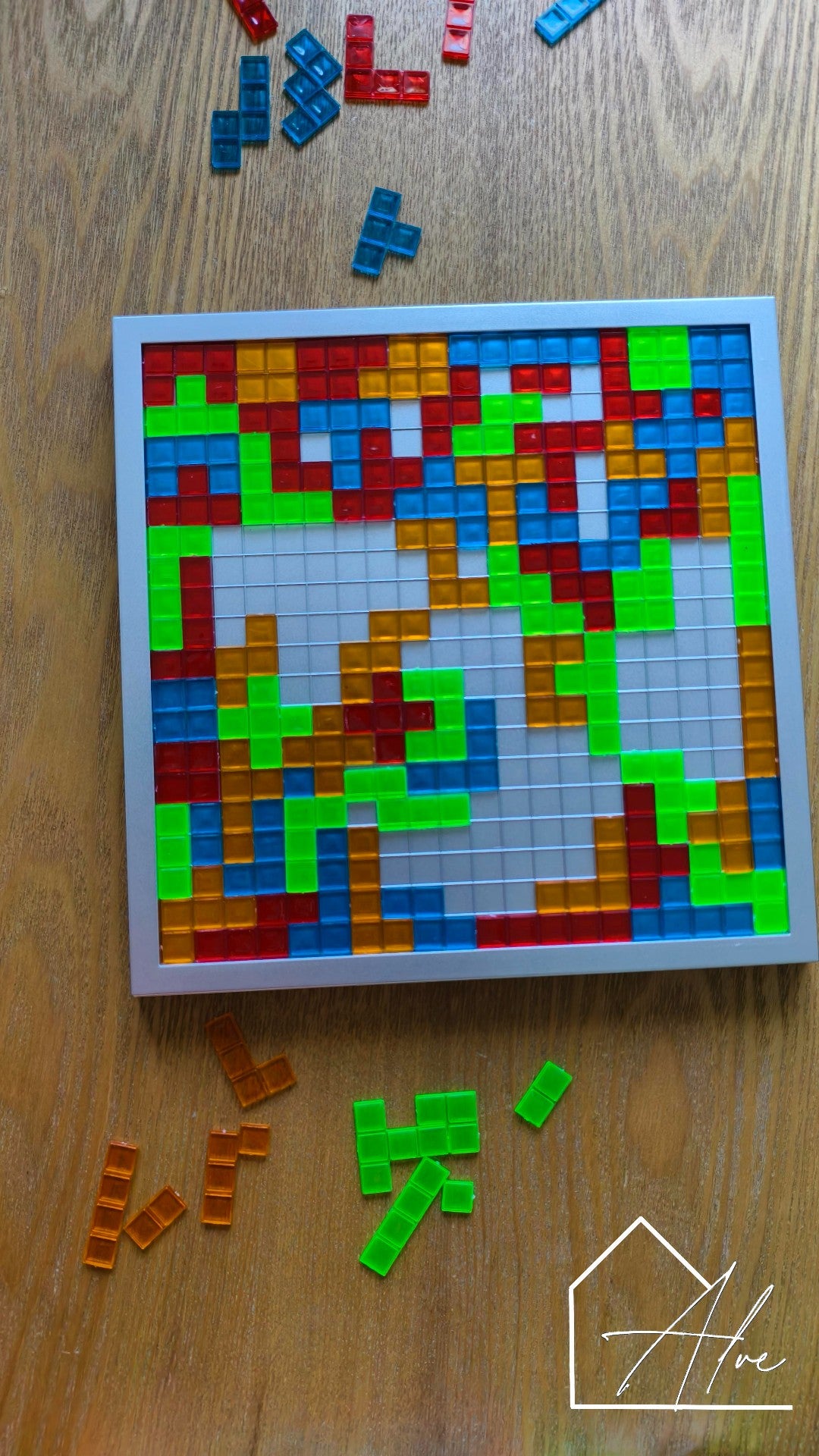 4-player family strategy game in use – Tetris puzzle game ages 7+